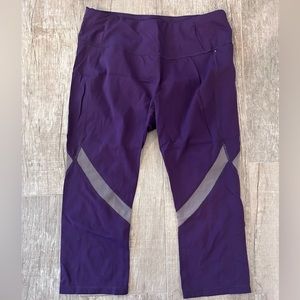 Capri leggings from Calia size M. Features a breathable material and mesh detail